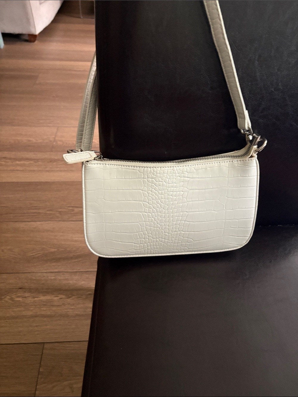 Women’s White Croc-Embossed Shoulder Bag